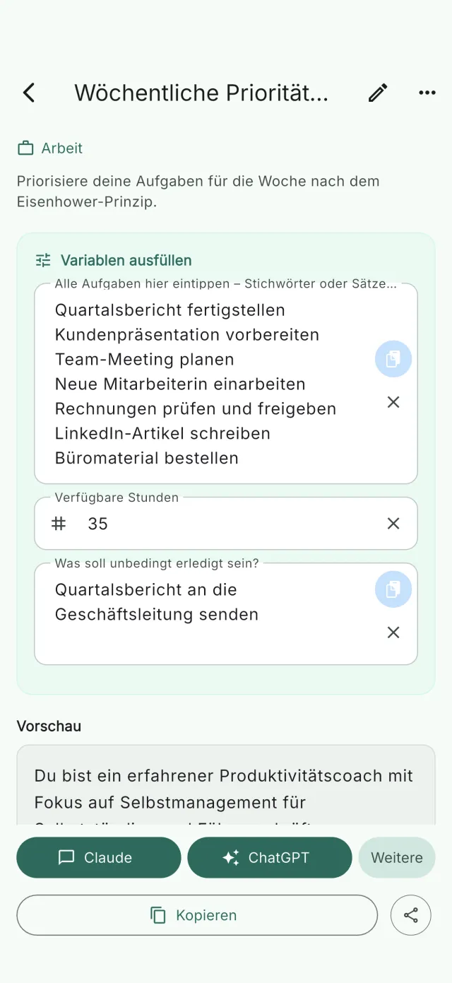 Gespeicherter Prompt mit ausgefüllten Variablen und Ein-Tipp-Buttons für Claude und ChatGPT